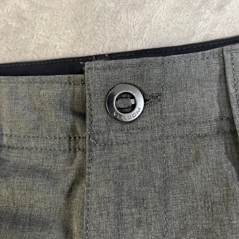 Volcom Hybrid Shorts Mens 29 Gray Heather Chino Walk Shorts SEA33-0123-01